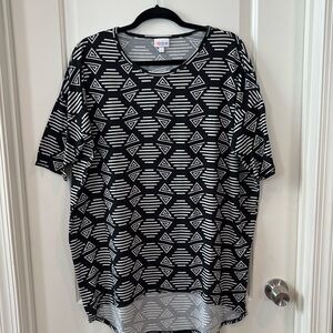 LulaRoe | Irma Top | Size M